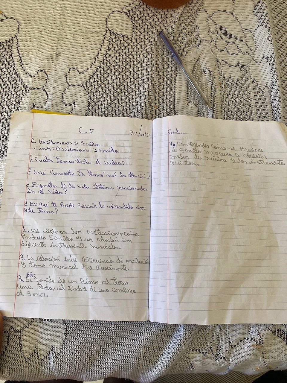 Foto del cuaderno de (Oscilaciones y sonidos) ciencias física.