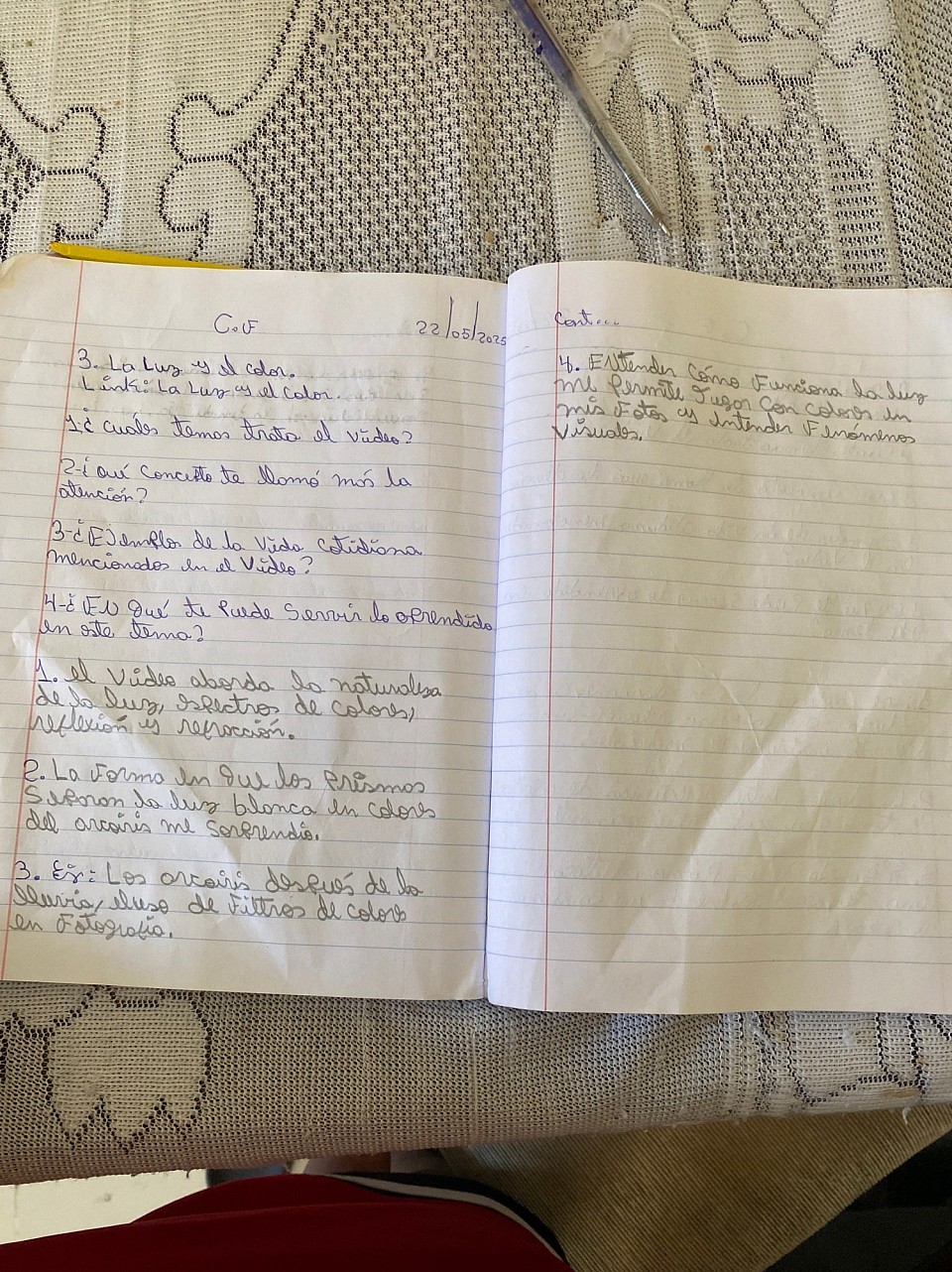 Foto del cuaderno de (La luz y el color) ciencias físicas.